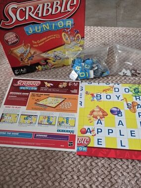 2012 Hasbro Scrabble Junior Board Game 100% COMPLETE
